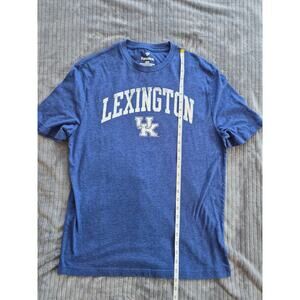 Fanatics Kentucky Wildcats Hometown Arched City Mens Blue T-Shirt Size M. NWOT